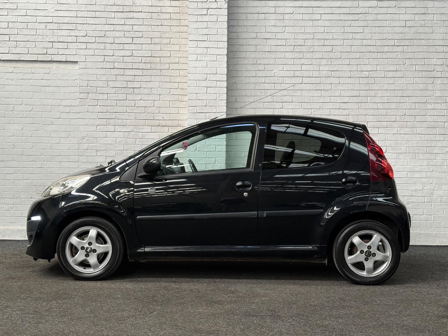 Used Peugeot 107 2013 for sale - 77939956: Photo 11