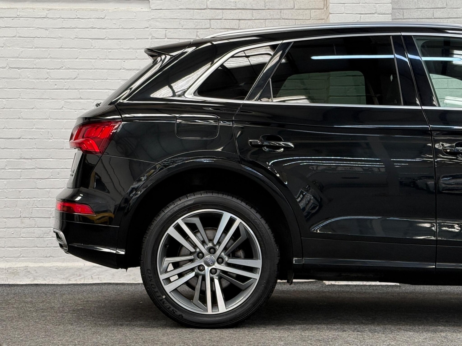 Used Audi Q5 2017 for sale - 76702289: Photo 43