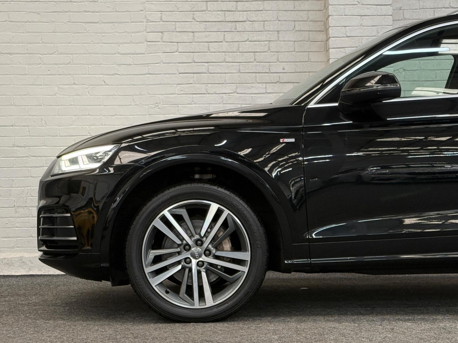 Used Audi Q5 2017 for sale - 76702289: Photo 44