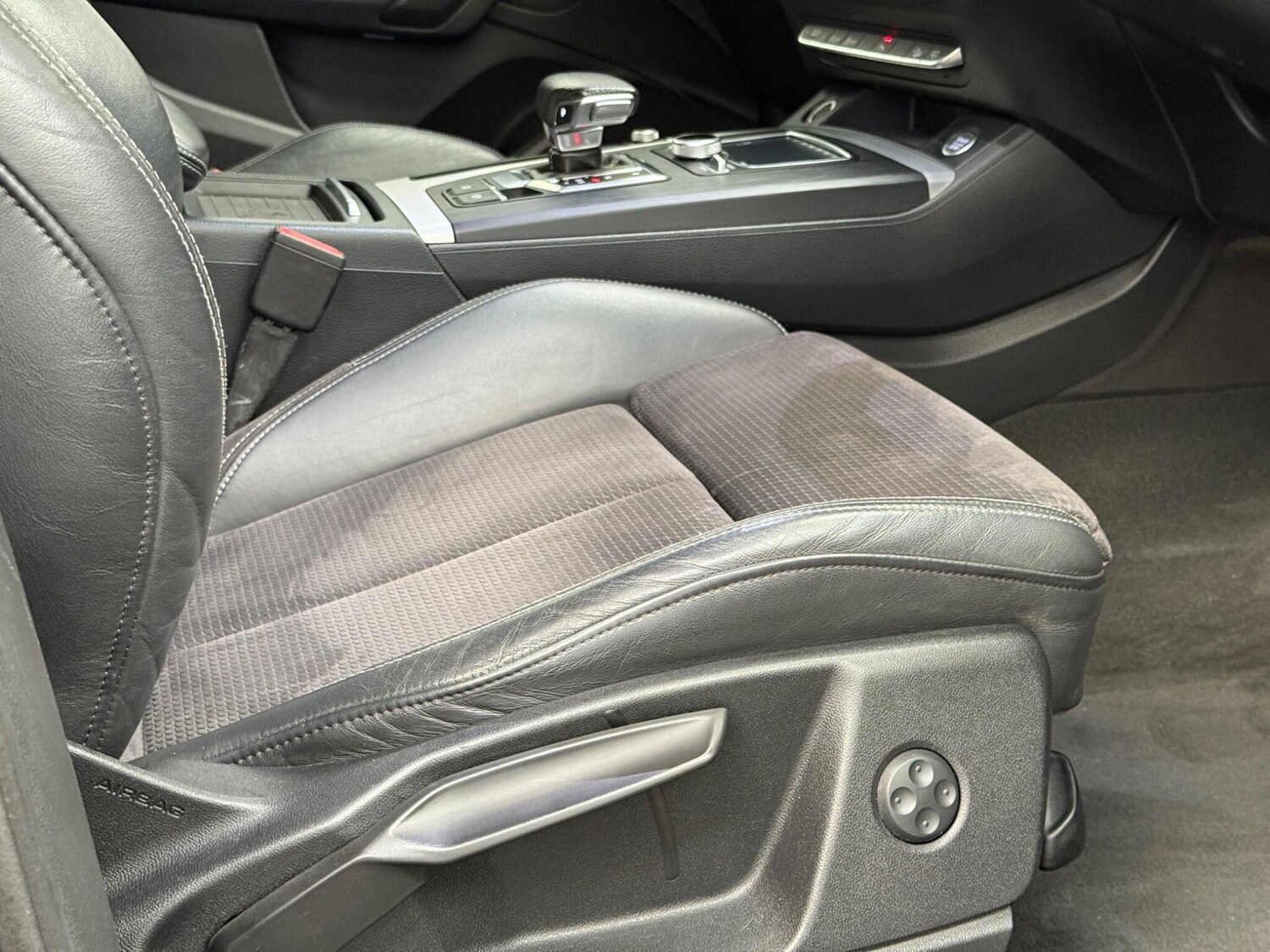 Used Audi Q5 2017 for sale - 76702289: Photo 59