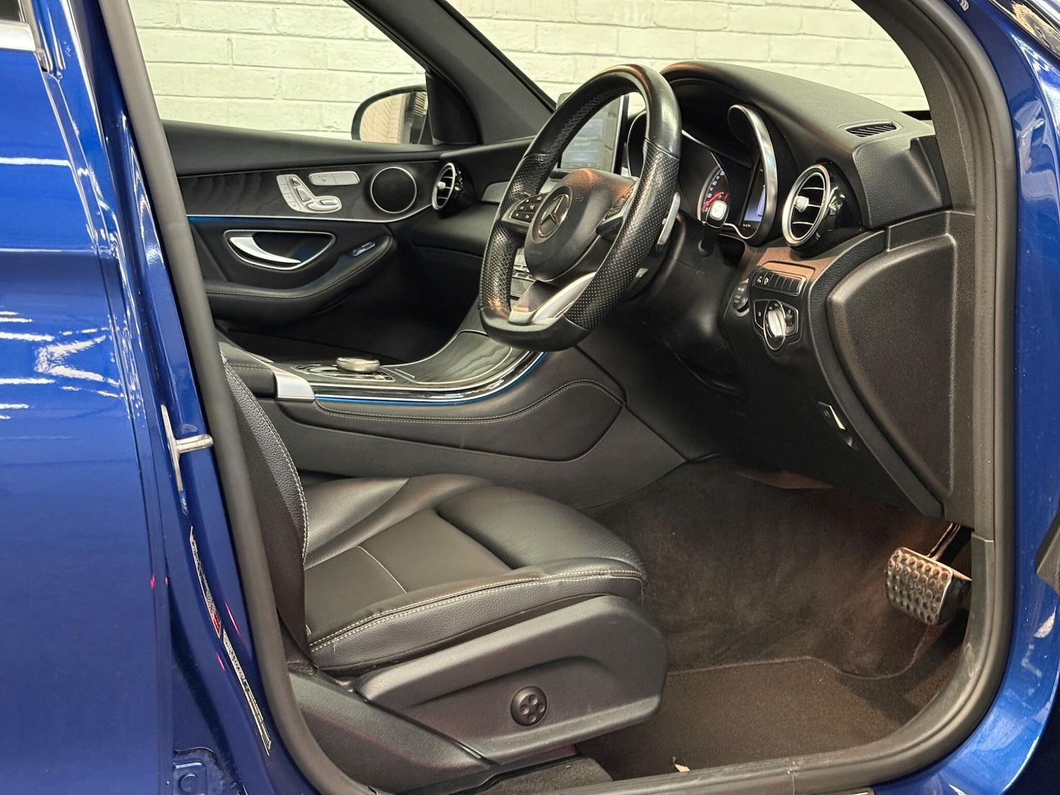 Used Mercedes-Benz GLC 2018 for sale - 77613041: Photo 11