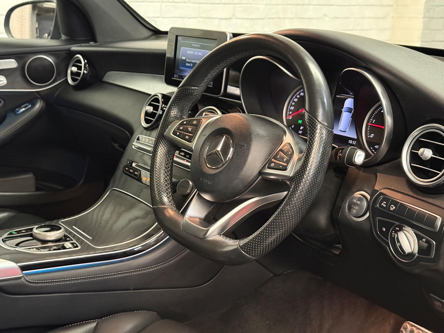 Used Mercedes-Benz GLC 2018 for sale - 77613041: Photo 22