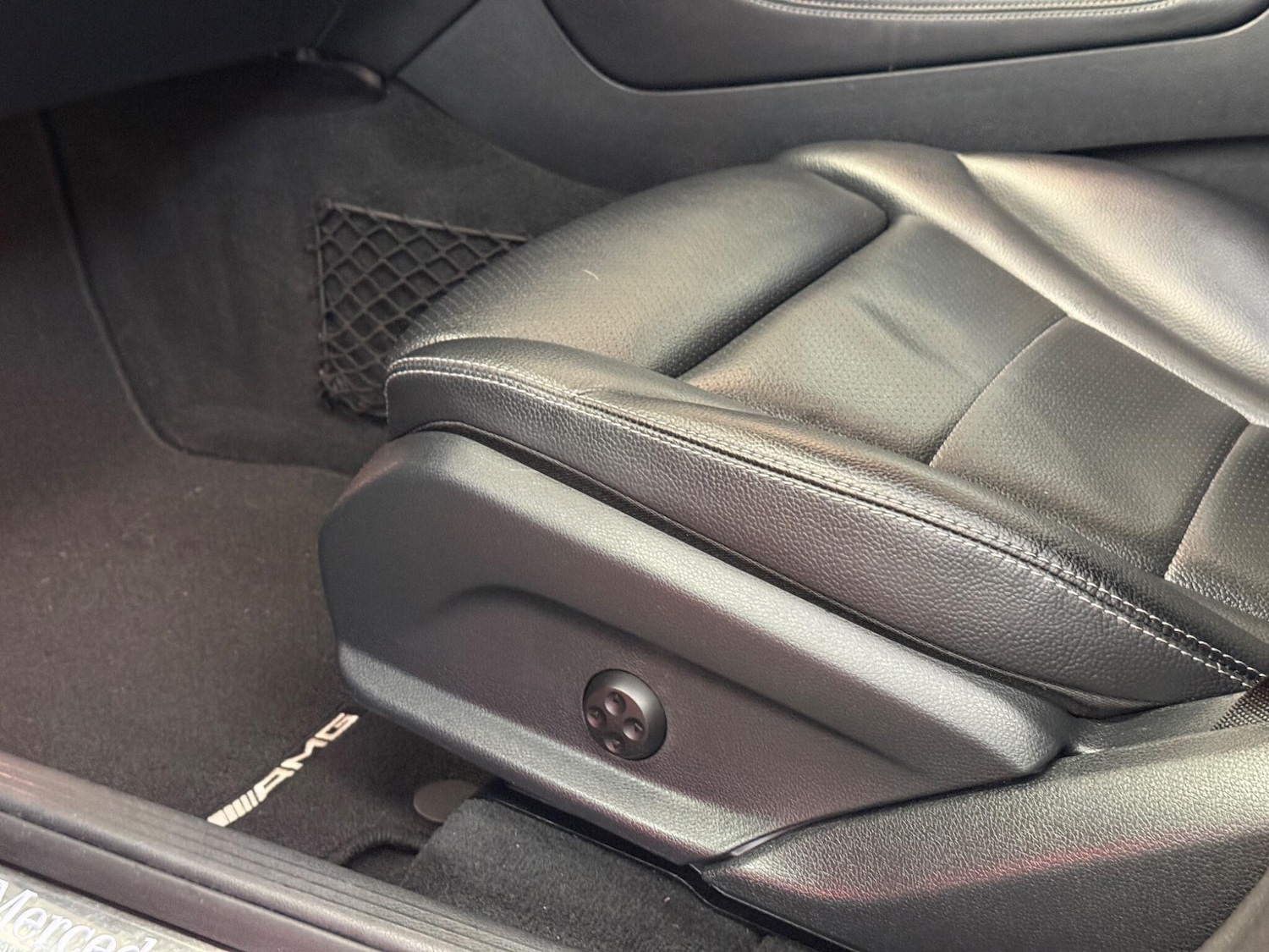 Used Mercedes-Benz GLC 2018 for sale - 77613041: Photo 29