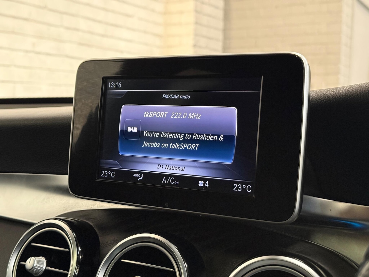 Used Mercedes-Benz GLC 2018 for sale - 77613041: Photo 34