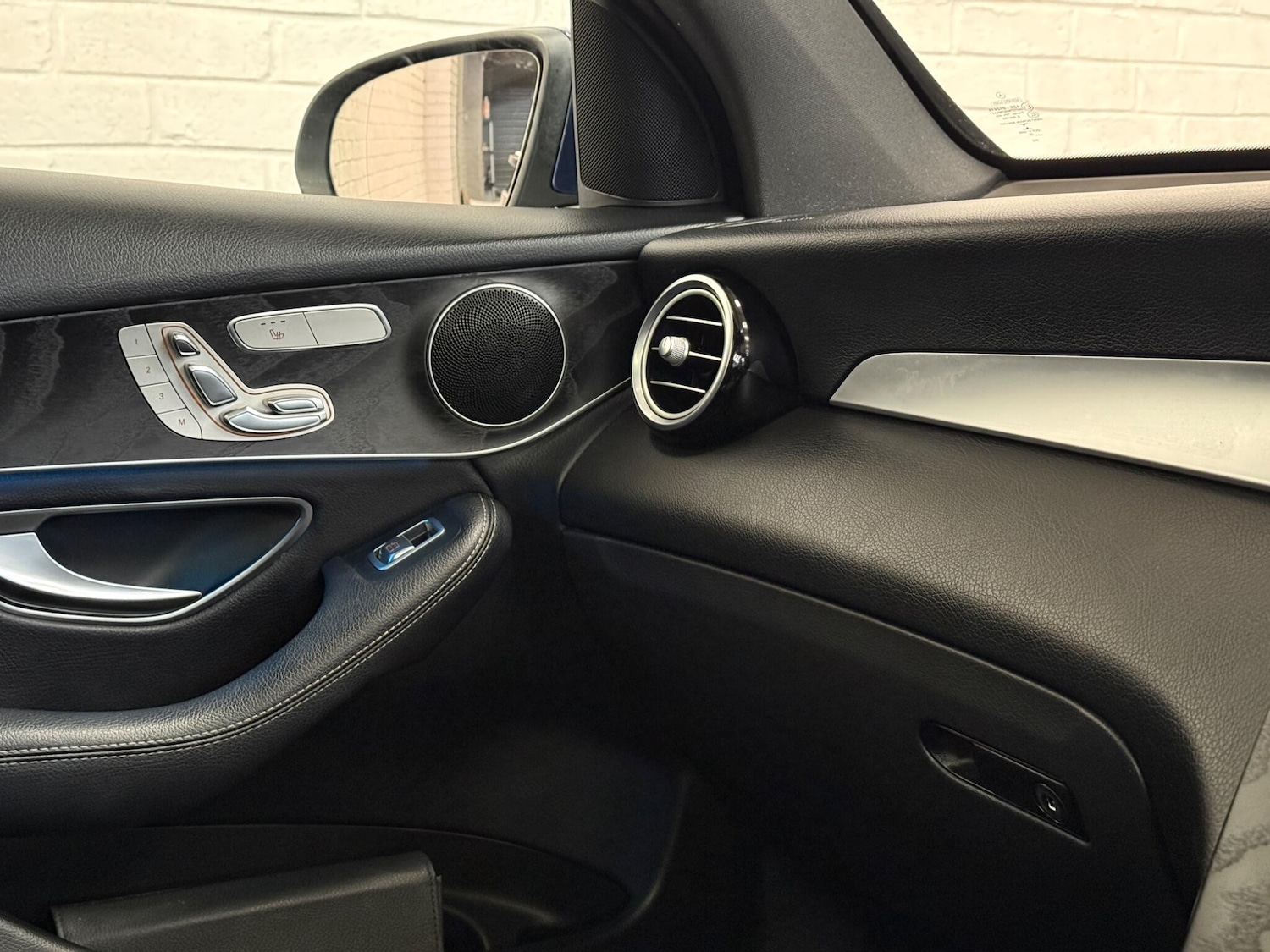 Used Mercedes-Benz GLC 2018 for sale - 77613041: Photo 45