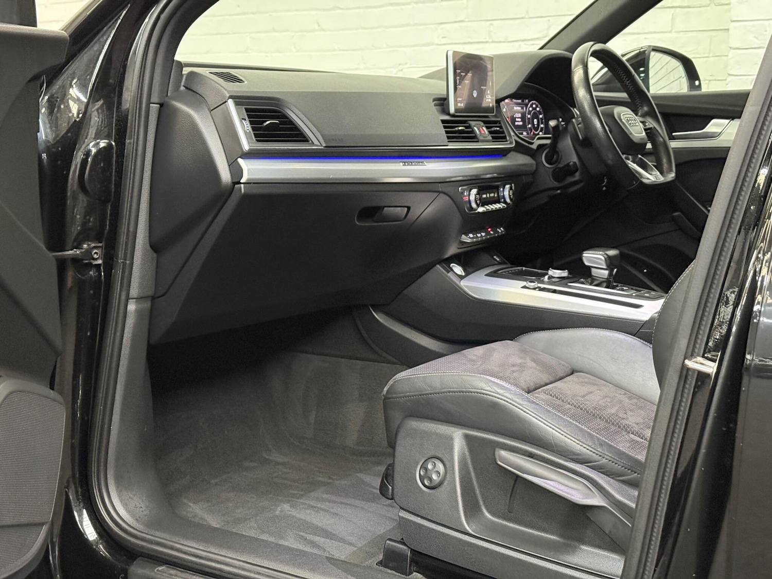 Used Audi Q5 2017 for sale - 76667443: Photo 73