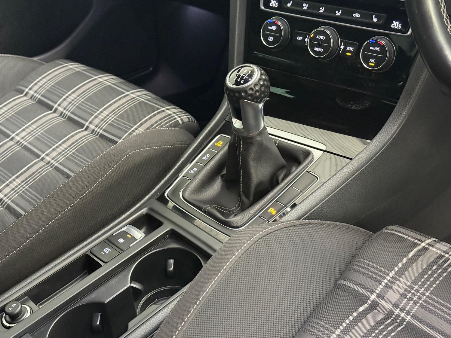 Used Volkswagen Golf 2018 for sale - 76657445: Photo 29