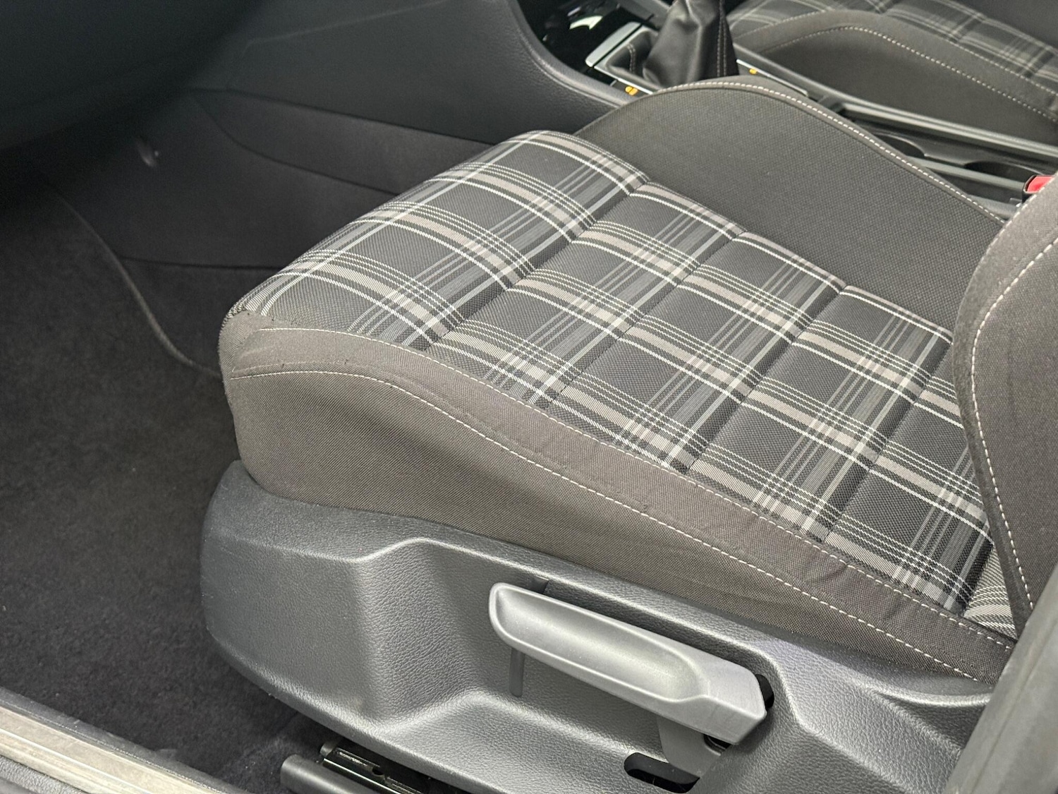 Used Volkswagen Golf 2018 for sale - 76657445: Photo 73