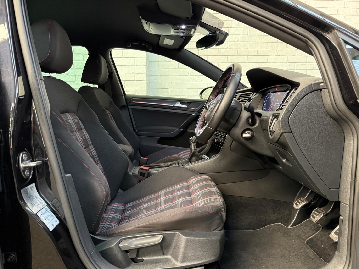 Used Volkswagen Golf 2017 for sale - 76658275: Photo 21