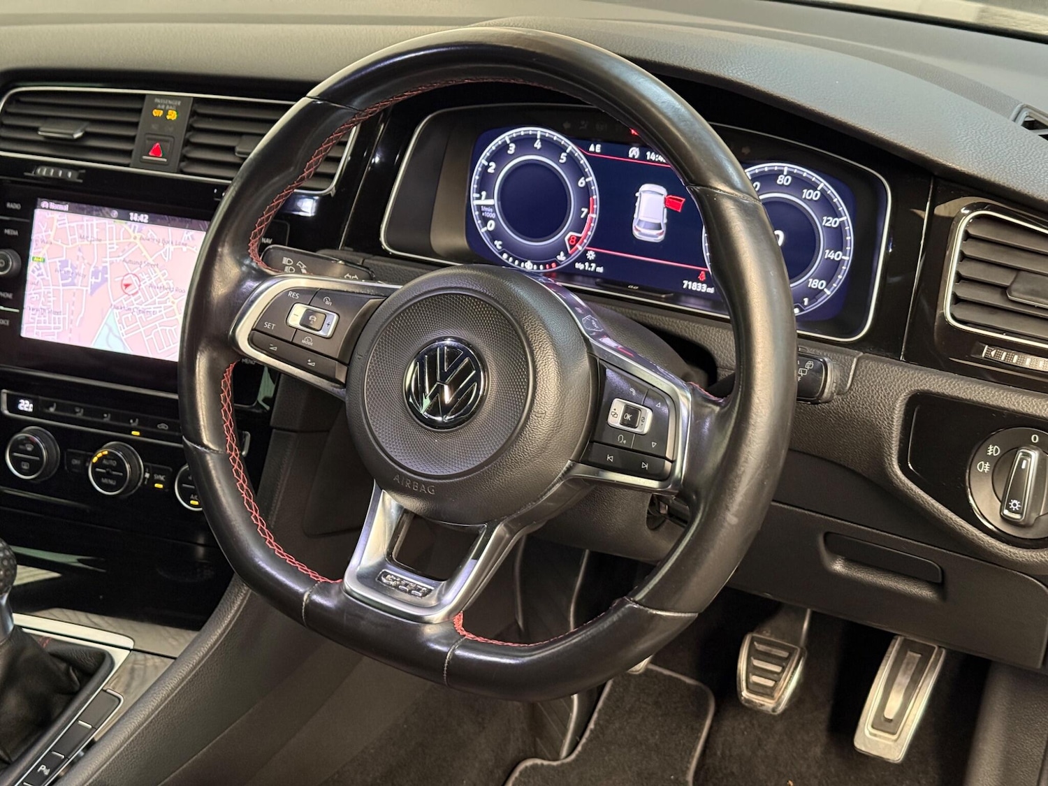 Used Volkswagen Golf 2017 for sale - 76658275: Photo 35