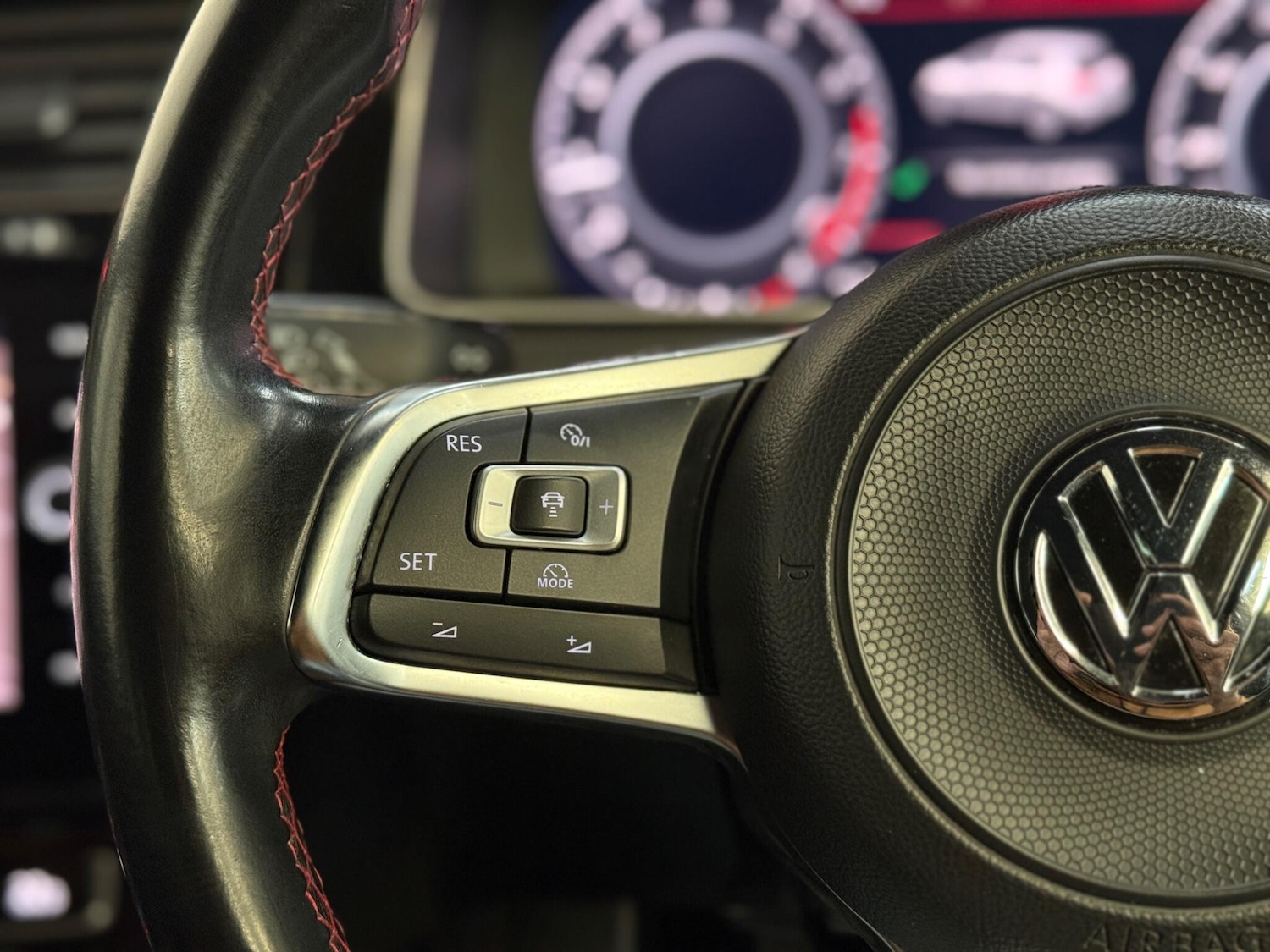 Used Volkswagen Golf 2017 for sale - 76658275: Photo 45