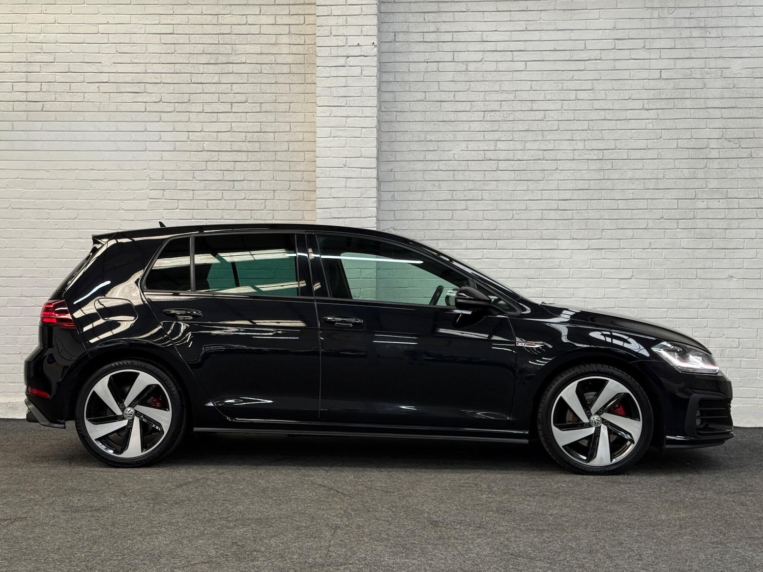 Used Volkswagen Golf 2017 for sale - 76658275: Photo 5