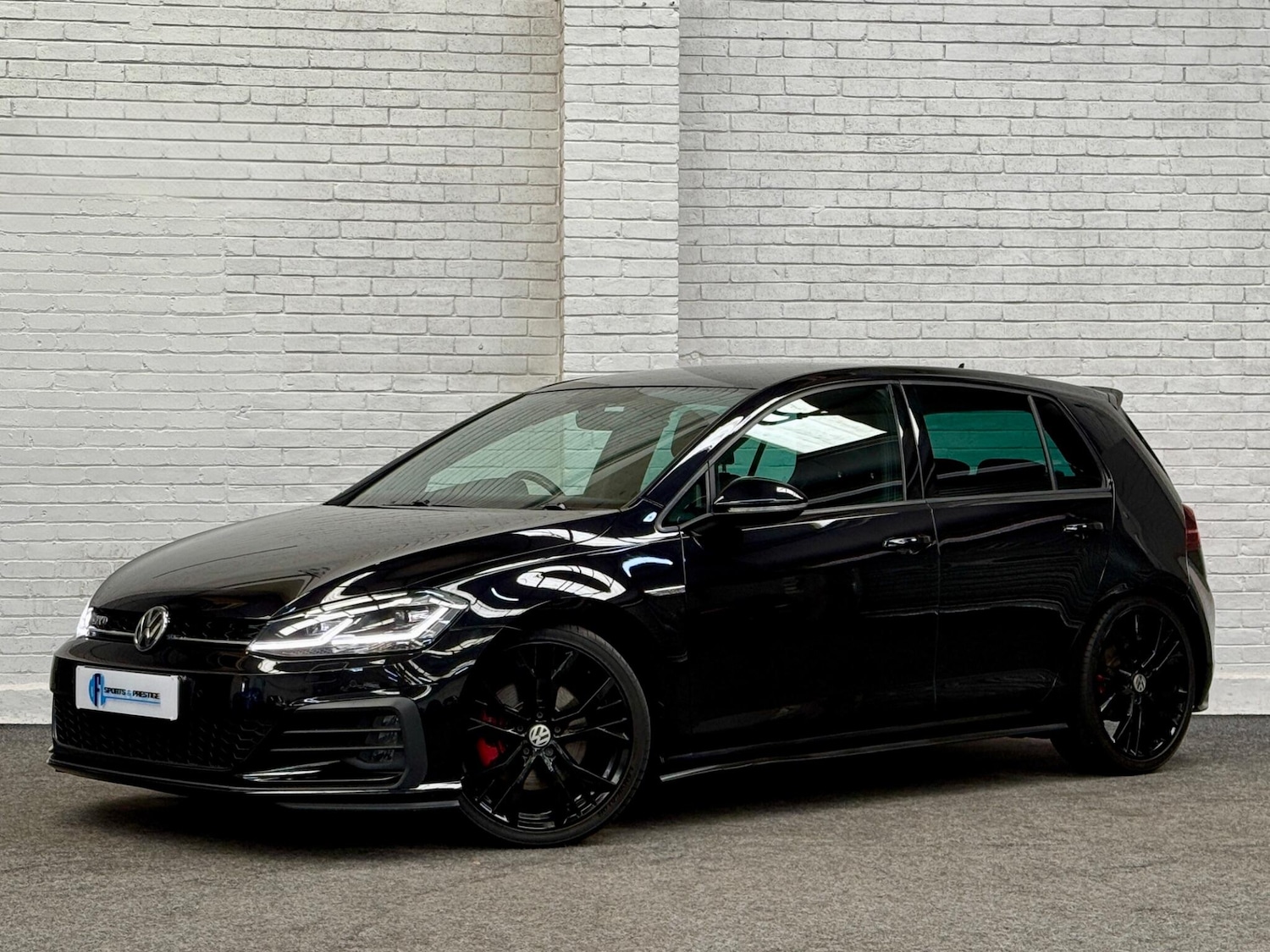 Used Volkswagen Golf for sale - 76701456: Photo 1