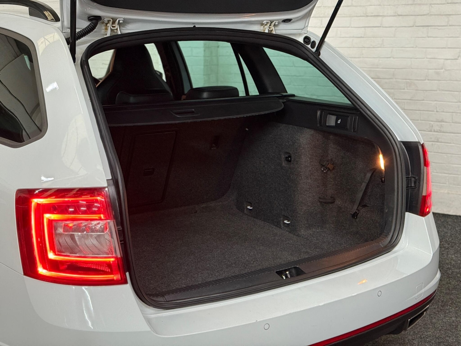 Used Skoda Octavia 2015 for sale - 76781416: Photo 49