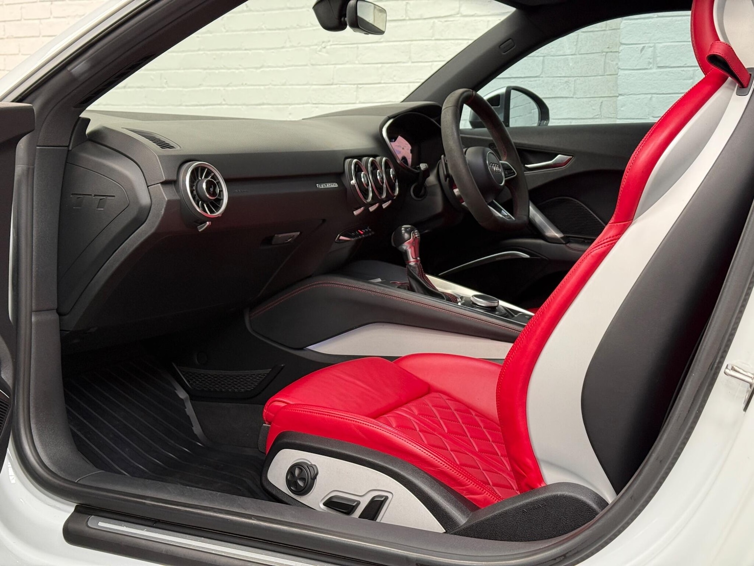 Used Audi TT 2015 for sale - 76657231: Photo 29