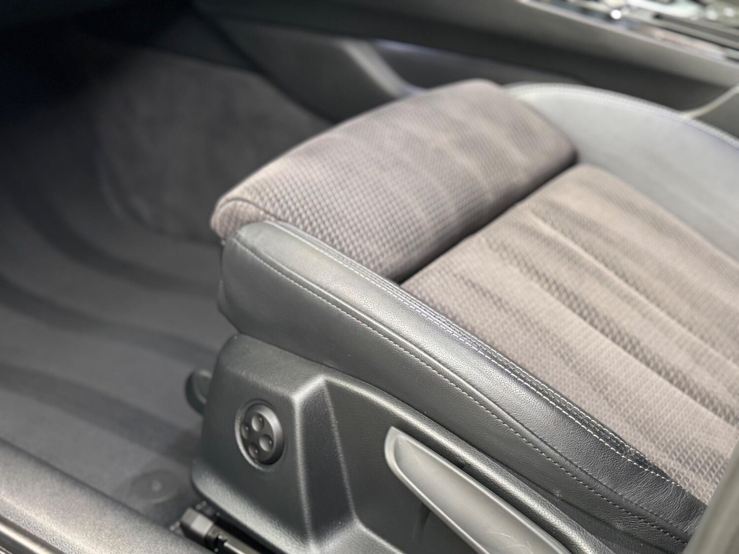 Used Audi A4 2019 for sale - 76657183: Photo 36