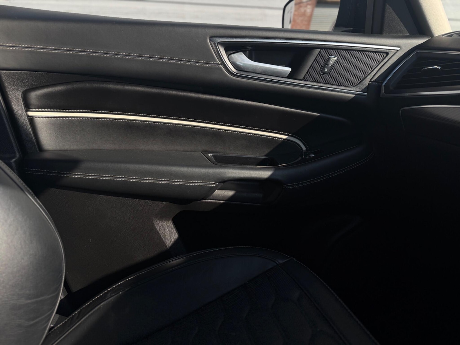 Used Ford S-Max 2017 for sale - 76991353: Photo 36