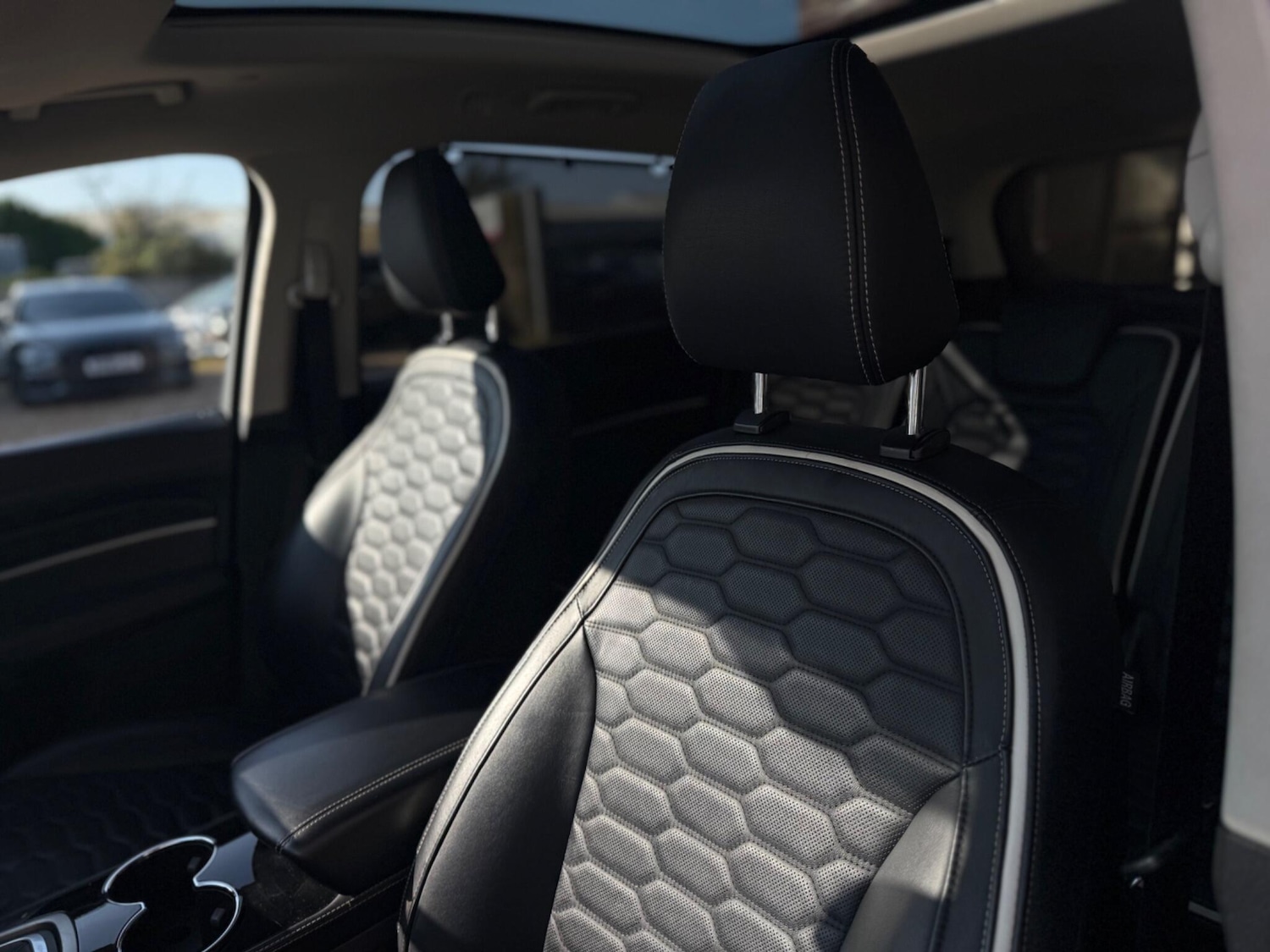 Used Ford S-Max 2017 for sale - 76991353: Photo 43