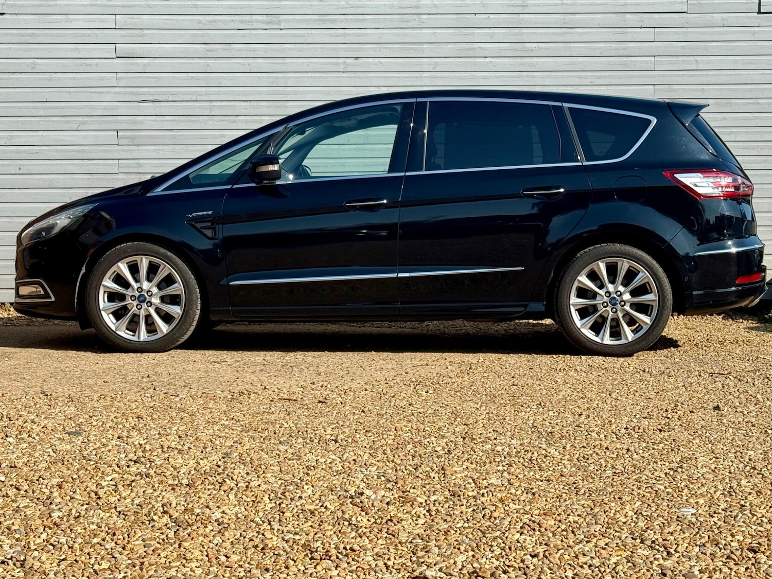 Used Ford S-Max 2017 for sale - 76991353: Photo 9