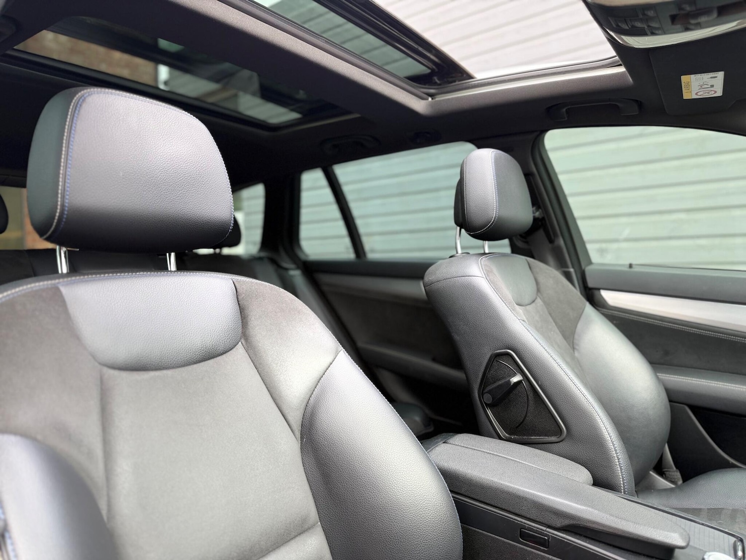 Used Mercedes-Benz C Class 2014 for sale - 76989243: Photo 11