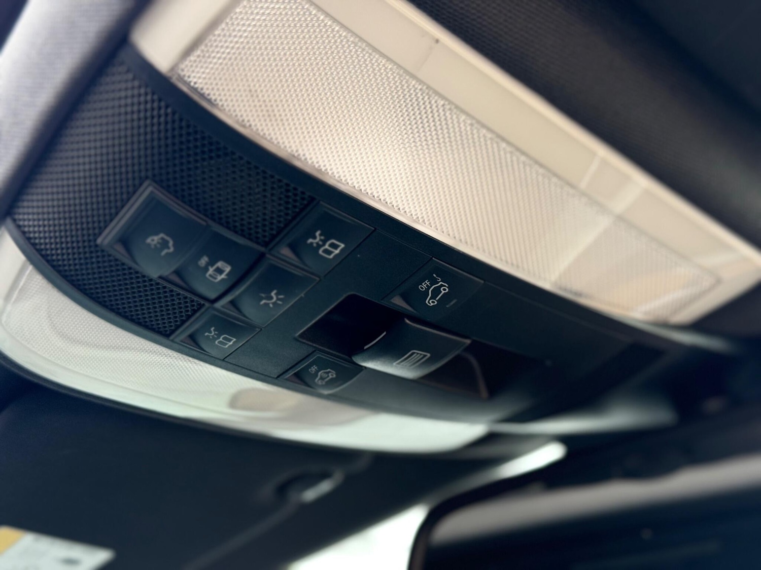 Used Mercedes-Benz C Class 2014 for sale - 76989243: Photo 24