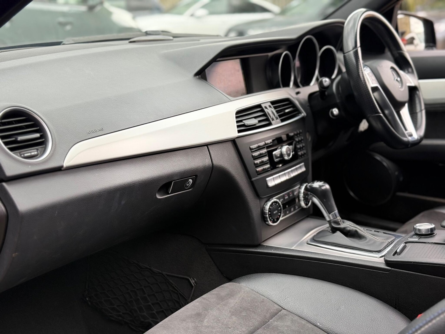 Used Mercedes-Benz C Class 2014 for sale - 76989243: Photo 27