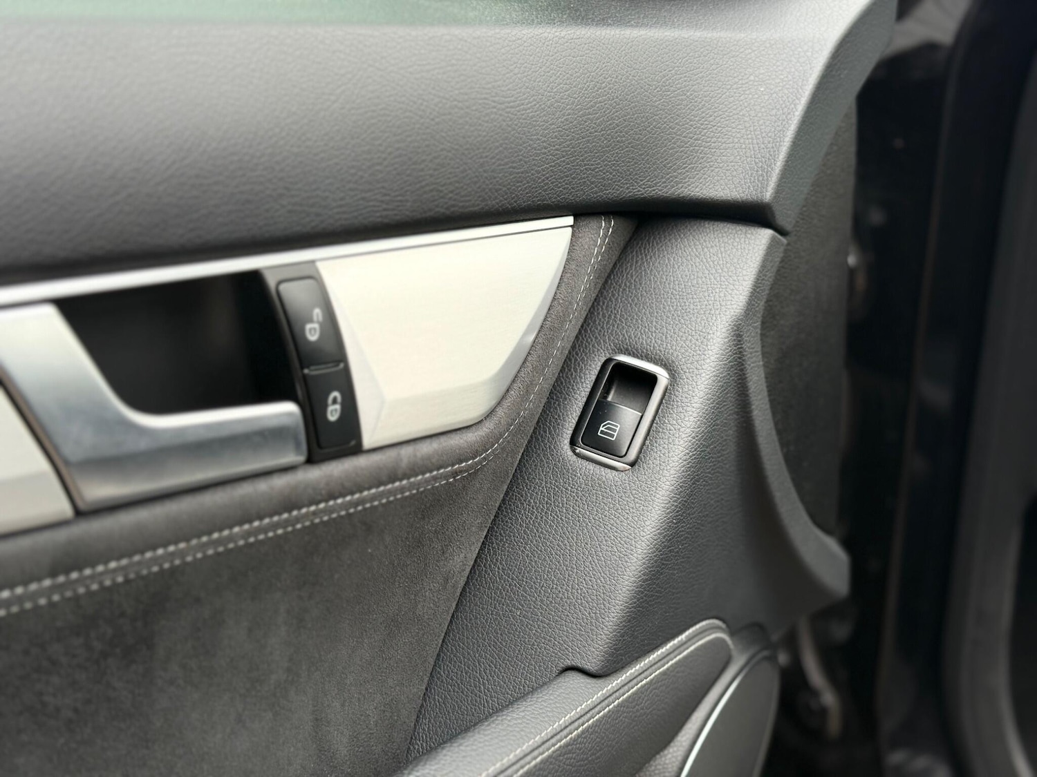 Used Mercedes-Benz C Class 2014 for sale - 76989243: Photo 28