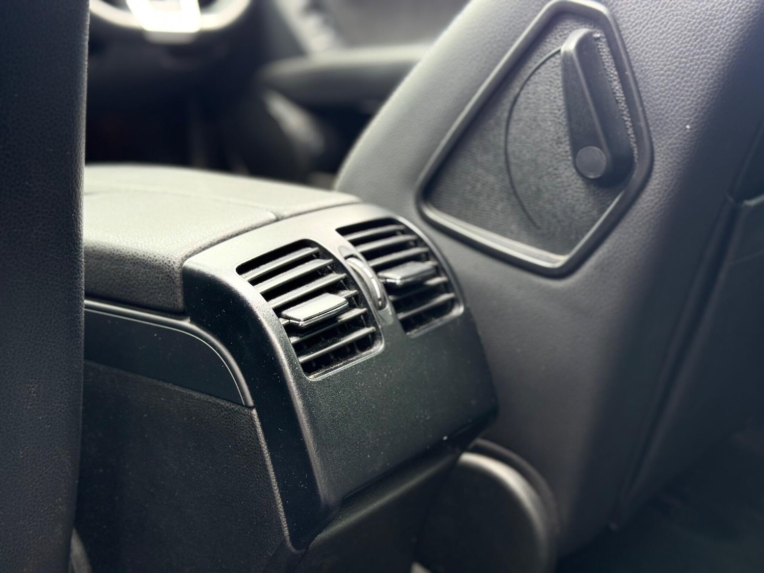 Used Mercedes-Benz C Class 2014 for sale - 76989243: Photo 31