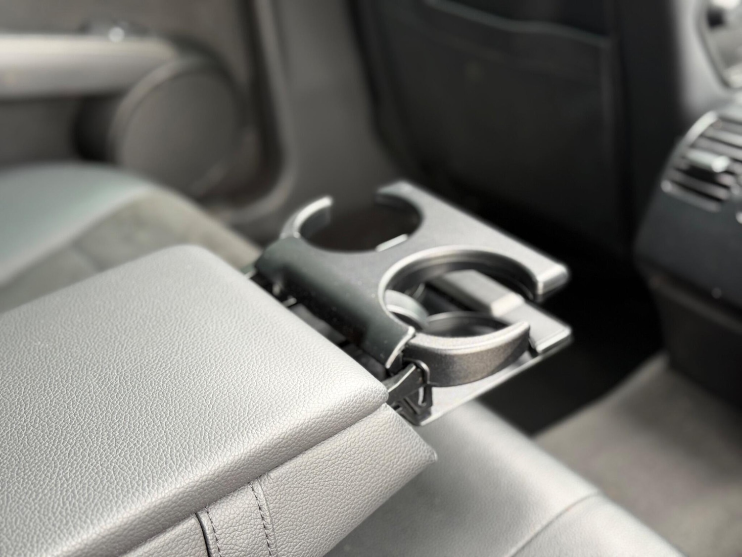 Used Mercedes-Benz C Class 2014 for sale - 76989243: Photo 32