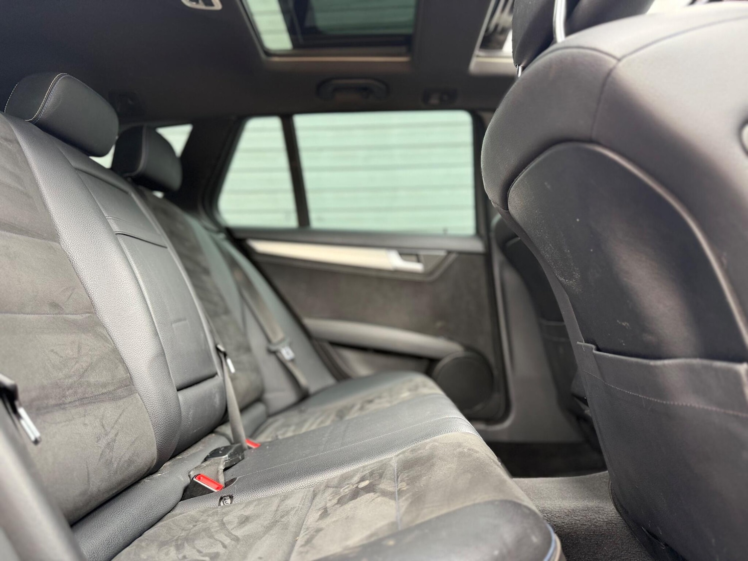 Used Mercedes-Benz C Class 2014 for sale - 76989243: Photo 34