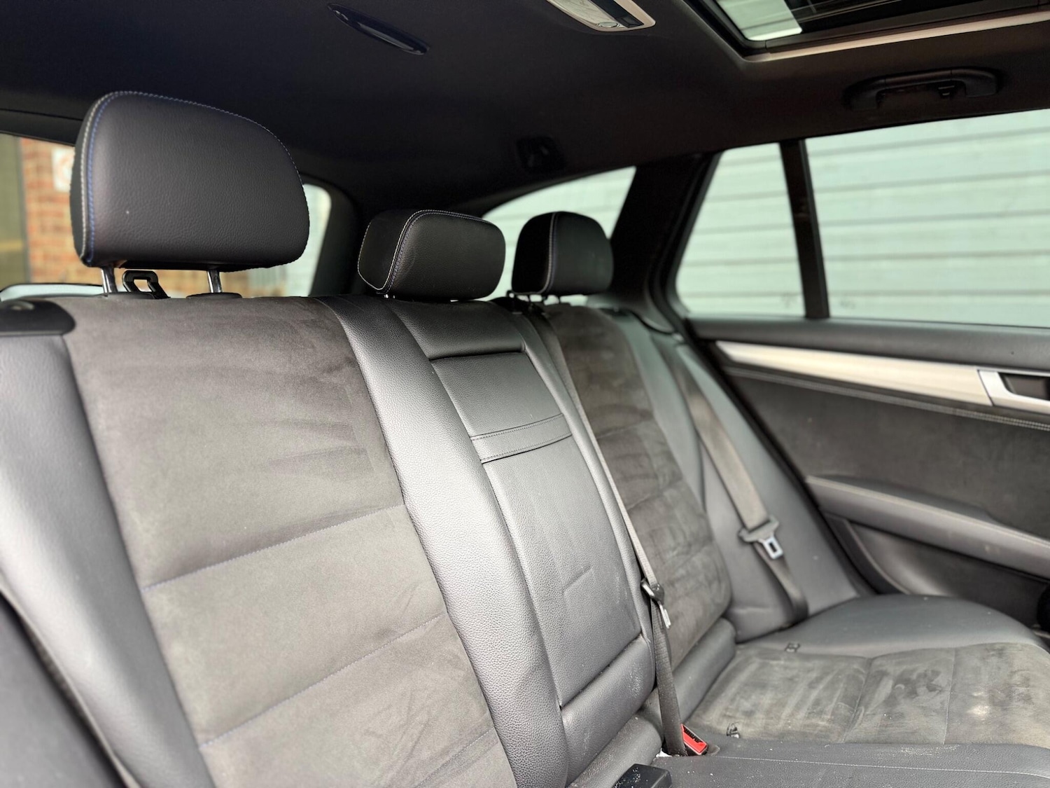 Used Mercedes-Benz C Class 2014 for sale - 76989243: Photo 35