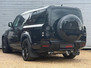 Used Land Rover Defender 130 2024 for sale - 78982127: Photo