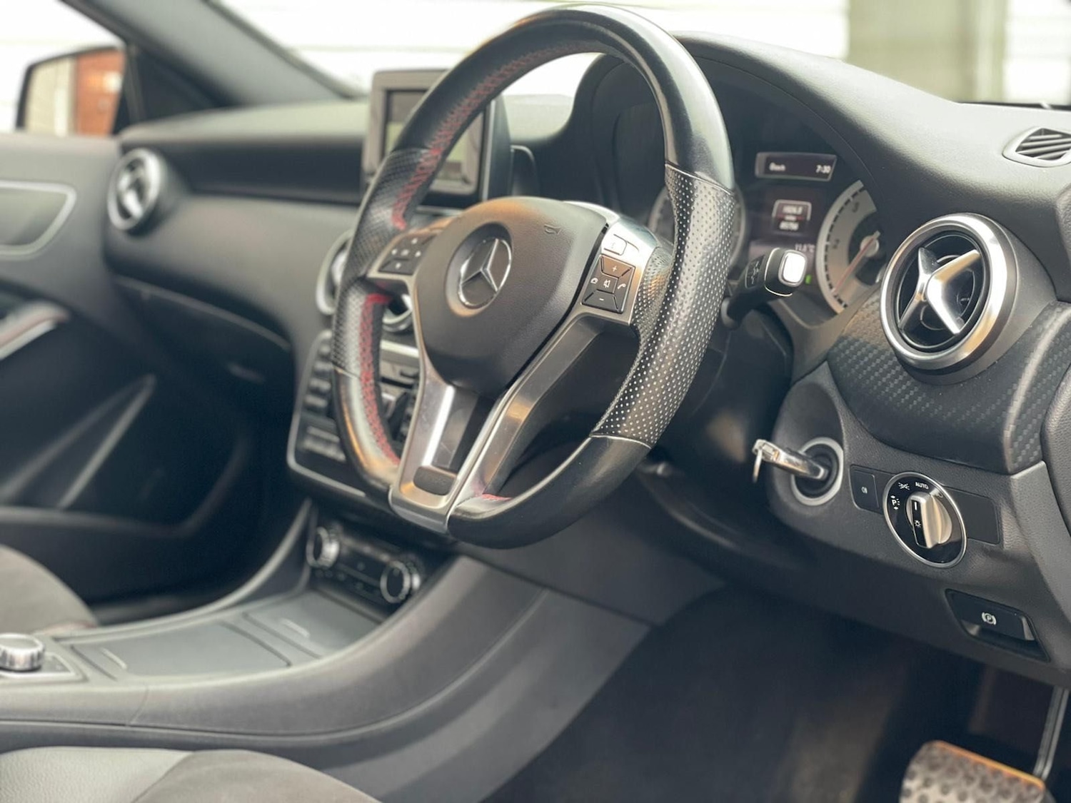 Used Mercedes-Benz A-Class 2013 for sale - 76988217: Photo 9