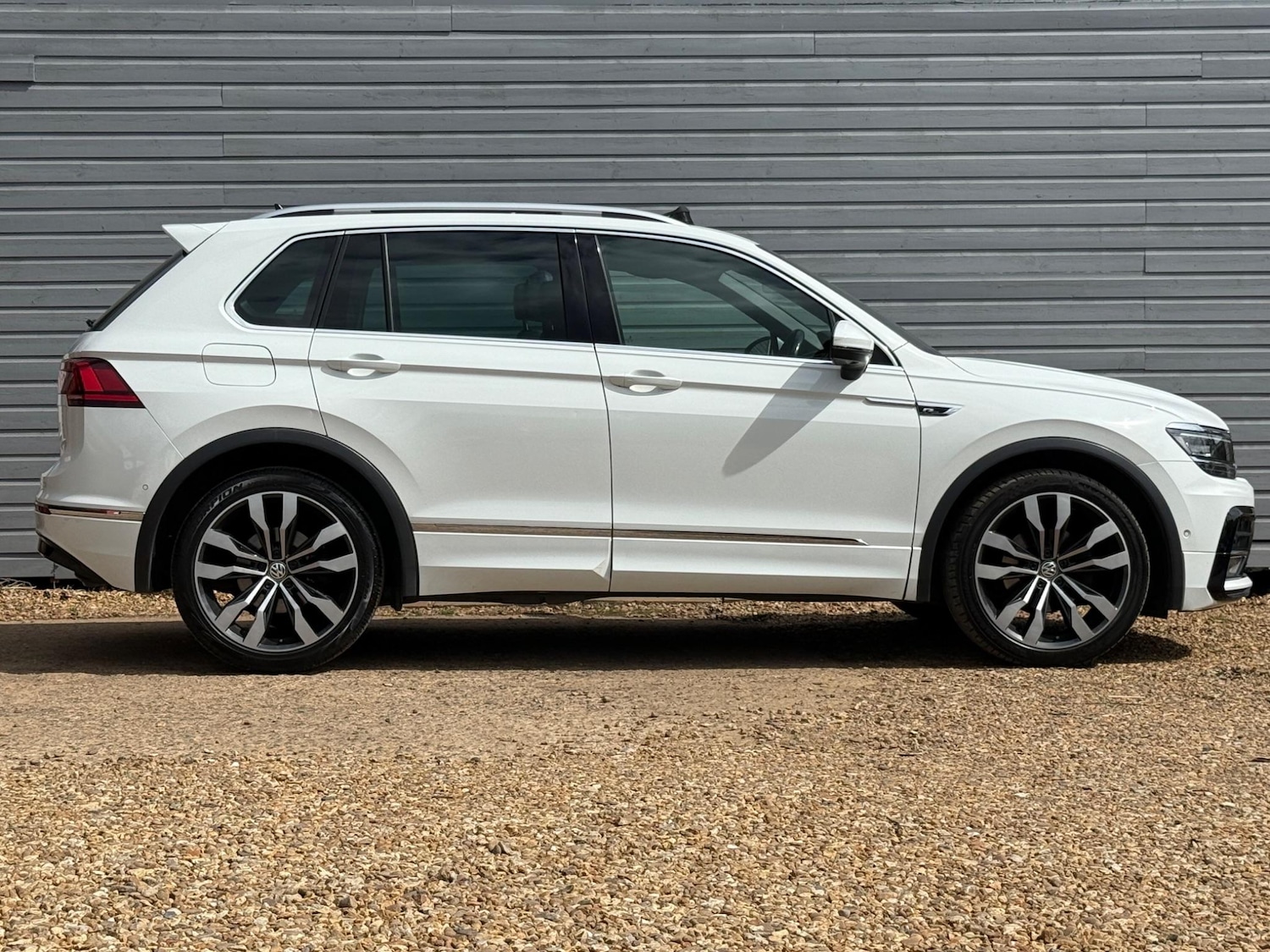 Used Volkswagen Tiguan for sale - 76994381: Photo 3