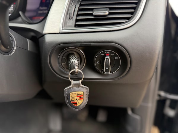 Used Porsche Macan 2015 for sale - 74699539: Photo 38