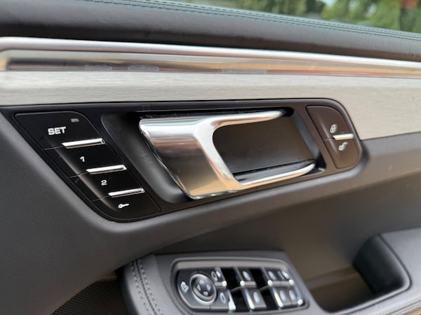 Used Porsche Macan 2015 for sale - 74699539: Photo 40