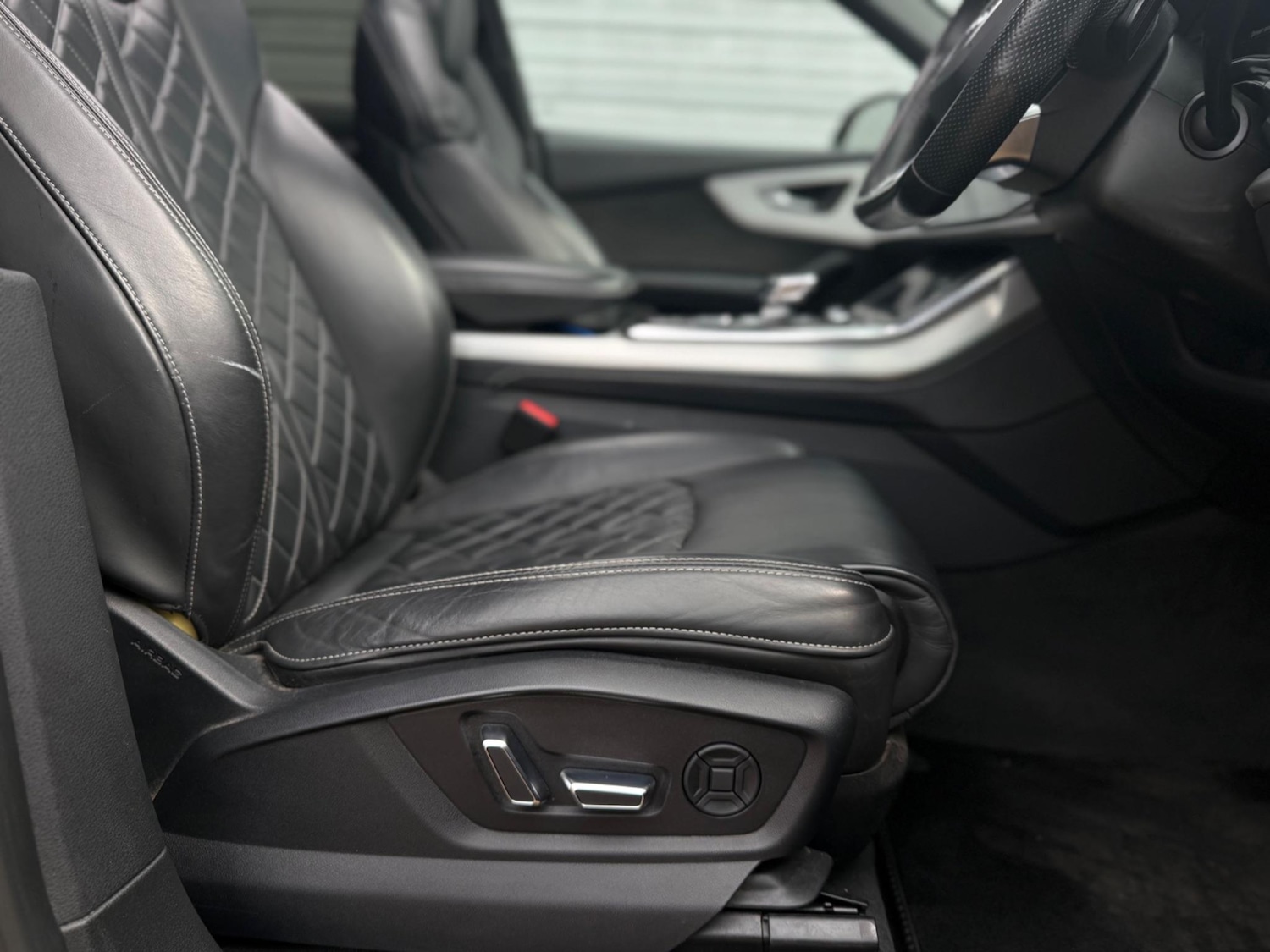 Used Mercedes-Benz E Class 2020 for sale - 76987631: Photo 17