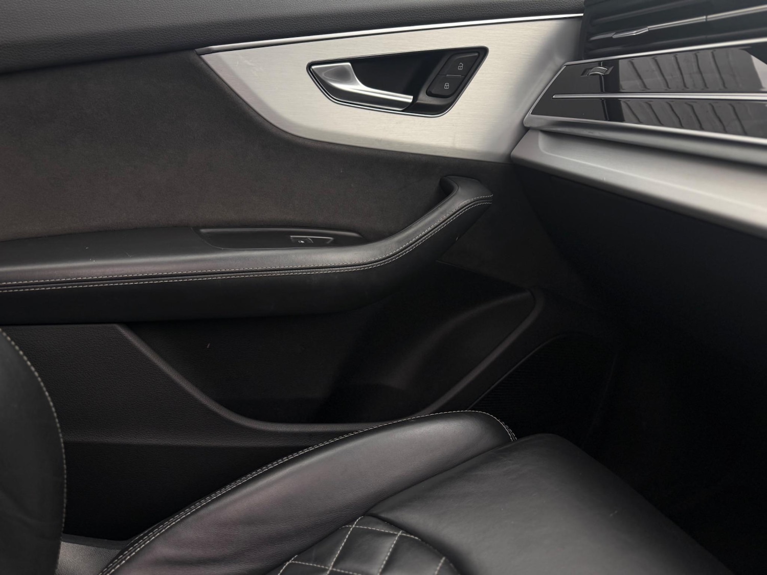 Used Mercedes-Benz E Class 2020 for sale - 76987631: Photo 35