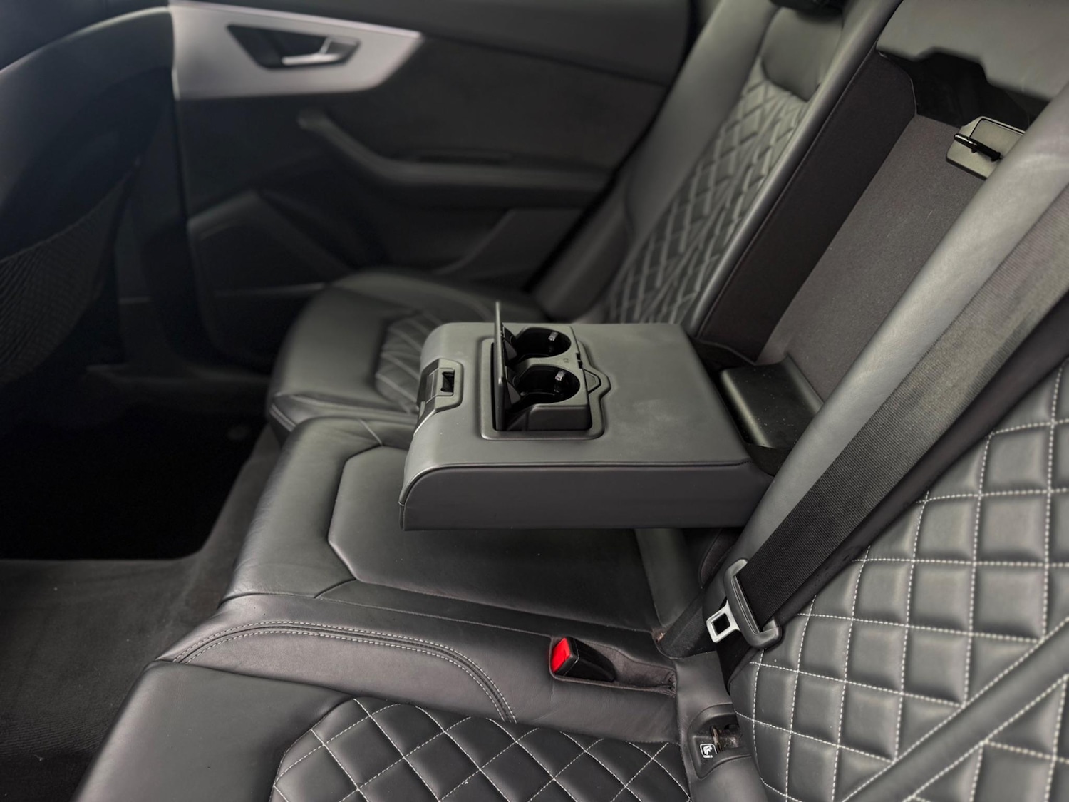 Used Mercedes-Benz E Class 2020 for sale - 76987631: Photo 41