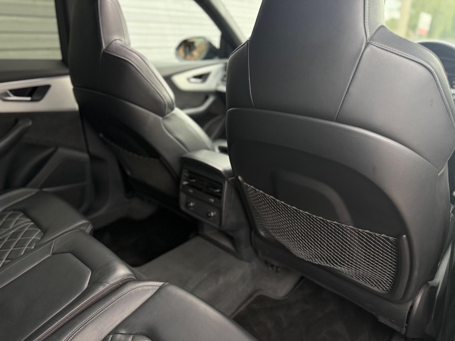 Used Mercedes-Benz E Class 2020 for sale - 76987631: Photo 46