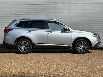 Used Mitsubishi Outlander 2016 for sale - 75200250: Photo