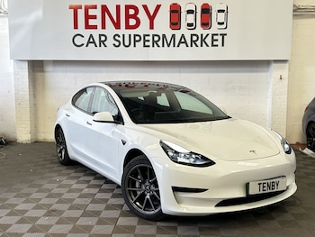 2022 (72) - Saloon 4dr Electric Auto RWD (241 bhp)