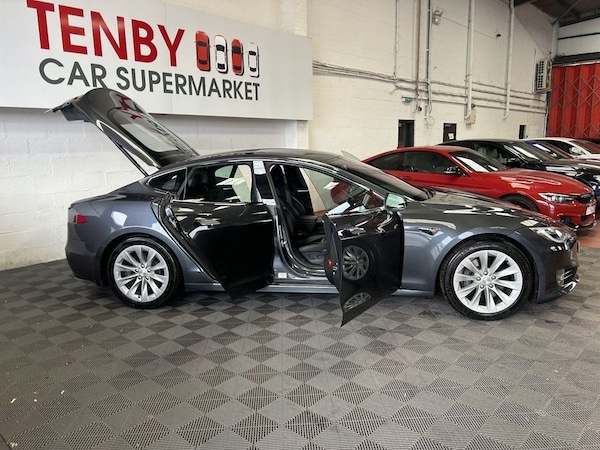 Used Tesla Model S 2018 for sale - 76235411: Photo 13