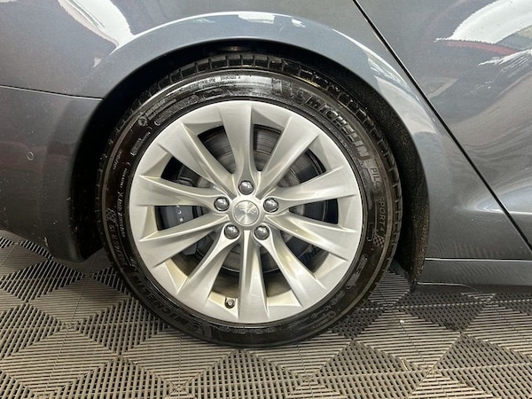 Used Tesla Model S 2018 for sale - 76235411: Photo 22