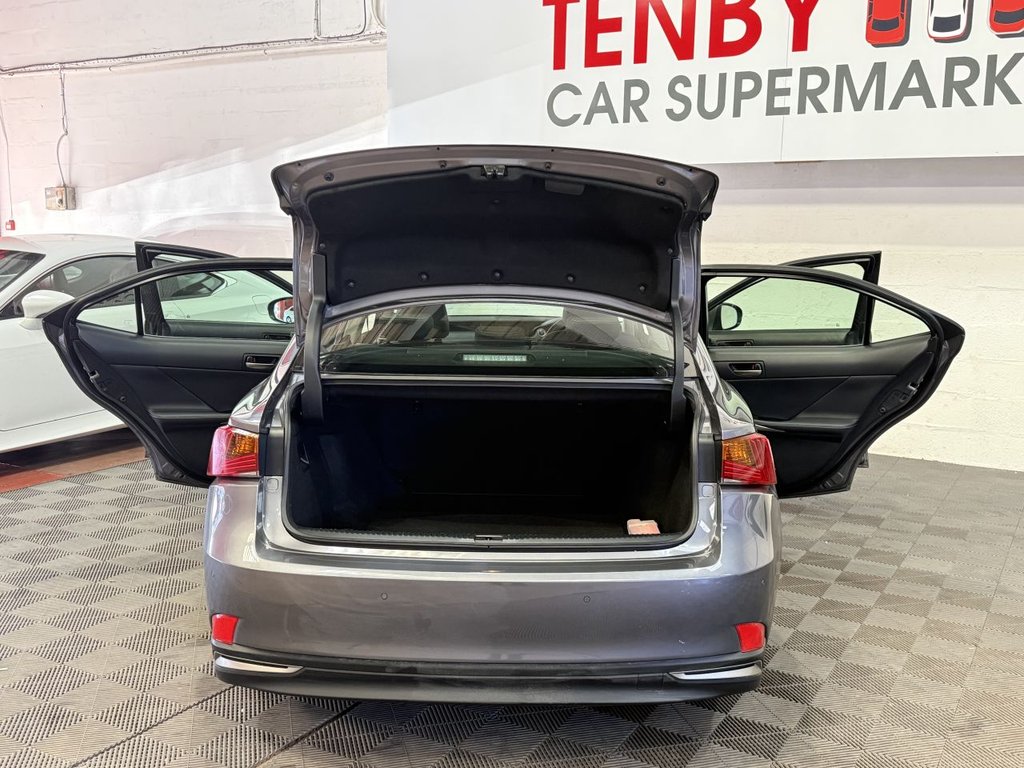 Used Lexus IS 2018 for sale - 76745040: Photo 13