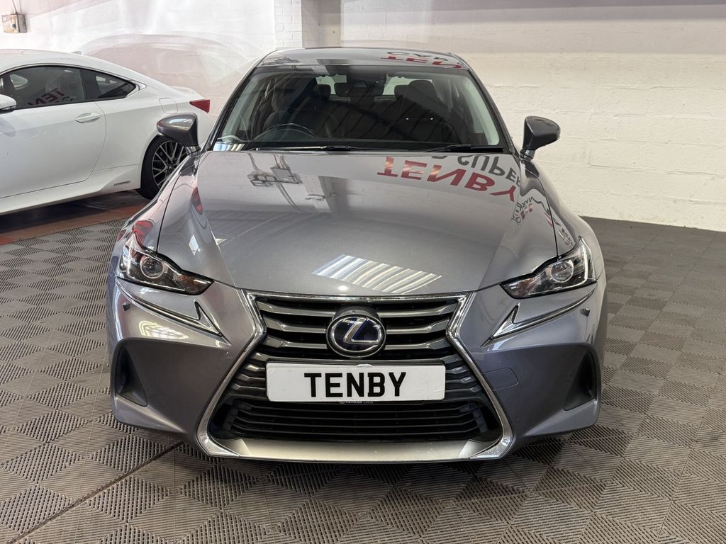 Used Lexus IS 2018 for sale - 76745040: Photo 2