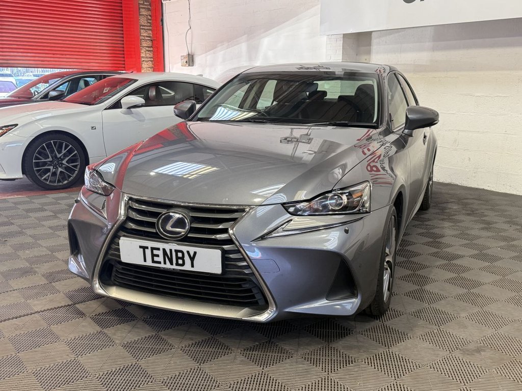 Used Lexus IS 2018 for sale - 76745040: Photo 4