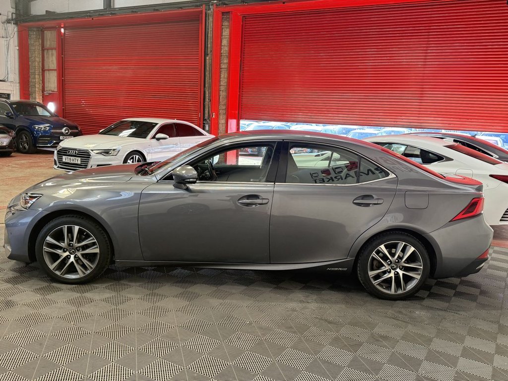 Used Lexus IS 2018 for sale - 76745040: Photo 5