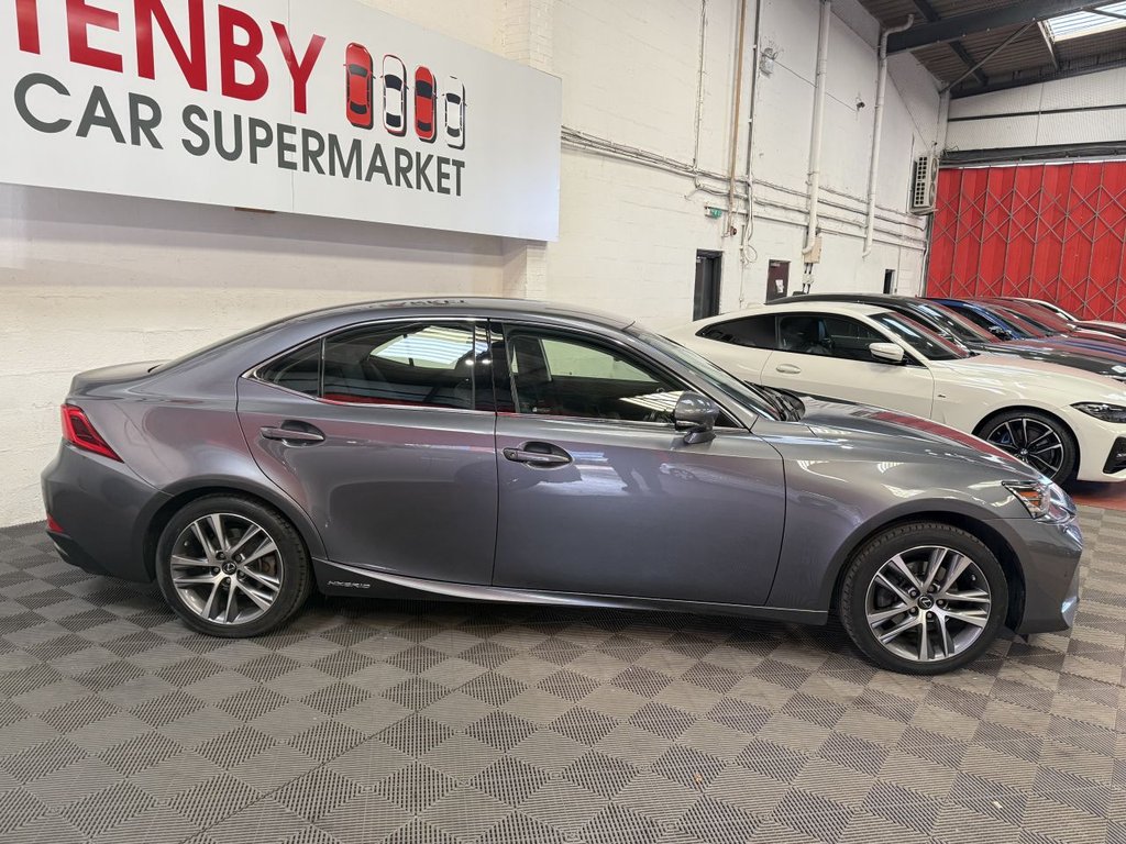 Used Lexus IS 2018 for sale - 76745040: Photo 9