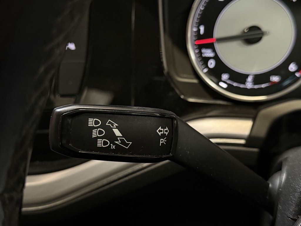 Used Volkswagen Touareg 2018 for sale - 77703644: Photo 38